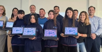 Punilla: alumnos y docentes de cuatro localidades recibieron netbooks