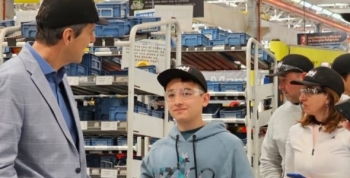 Thiago, el joven que construyó su propio tractor conoció la planta de CNH