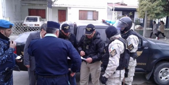 9 DETENIDOS Y 6 PUNTOS DE VENTA DE DROGAS CERRADOS EN 7 DÍAS
