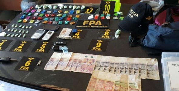 DETUVIERON A 13 PERSONAS CON SECUESTRO DE MARIHUANA Y COCAÍNA.