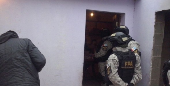 Tres detenidos por venta de droga en Cruz del Eje