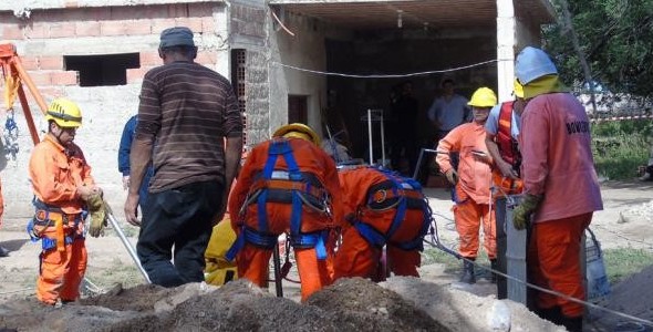 Un pocero murió sepultado cuando intentaban rescatarlo en Villa Dolores