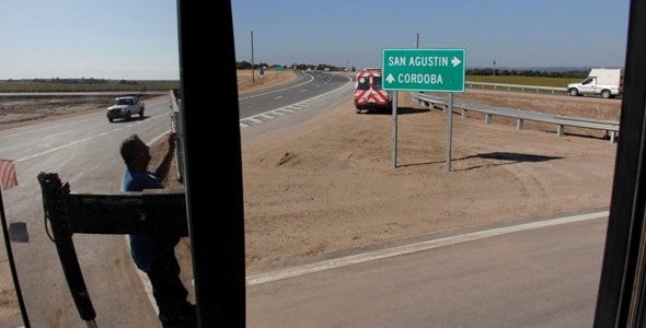 Schiaretti: “La autovía Córdoba-Río Cuarto estará concluida en el 2017”
