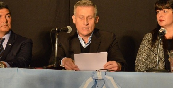 Polémica en puerta, Avilés anunció que municipio prestará servicio de agua