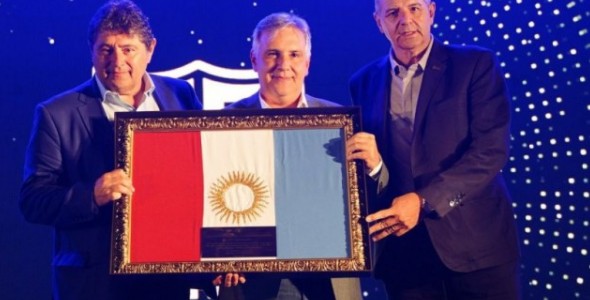 Llaryora destacó el rol social y cultural de los clubes de básquet de la provincia