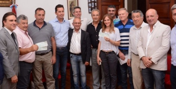 El Vicegobernador entregó $ 5.250.000 a Consorcios Canaleros de San Justo