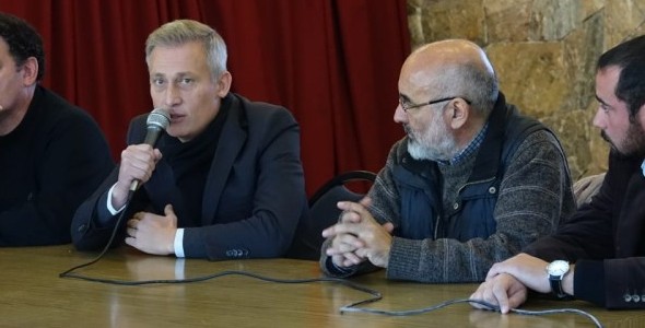CARLOS PAZ FIRMO CONVENIO/PROGRAMA GRATUITO DE FORMACIÓN EN ADICCIONES