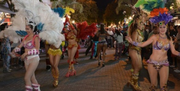 EL CARNAVAL DE JUJUY DESFILO POR EL CENTRO DE CARLOS PAZ