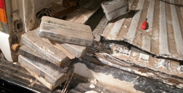 INCAUTARON 113 KILOS DE COCAÍNA OCULTOS EN EL DOBLE FONDO DE UNA CAMIONETA