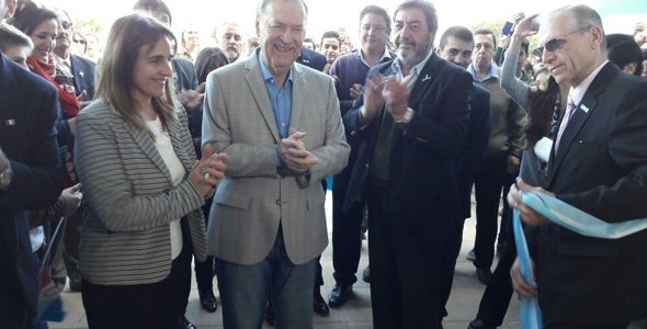 Schiaretti inauguró una escuela en Colonia Tirolesa