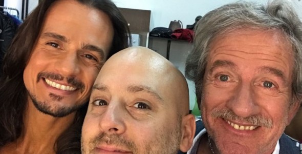 Los Corruptelli posaron para la marquesina cordobesa