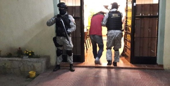 VENDÍA DESDE EL AUTO Y FUE DETENIDO CON MÁS DE 12 KILOS DE DROGA