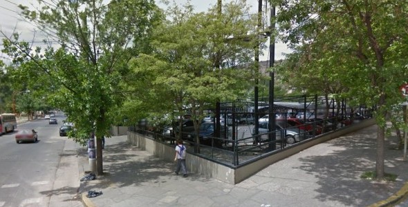 Dos hombres y una mujer detenidos por intento de robo de auto