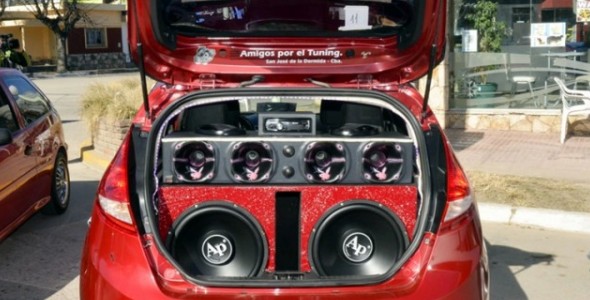 Expo Tuning hizo vibrar plaza San Martín en Villa Giardino