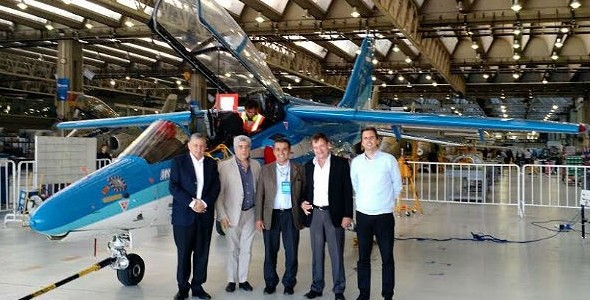 Provincia y Nación articulan para potenciar el sector aeronáutico