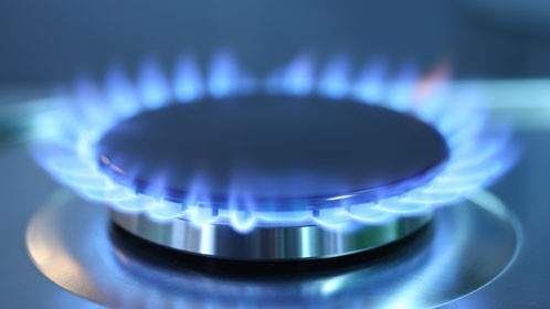 La Justicia frenó el aumento del gas para pymes y Aranguren apelará
