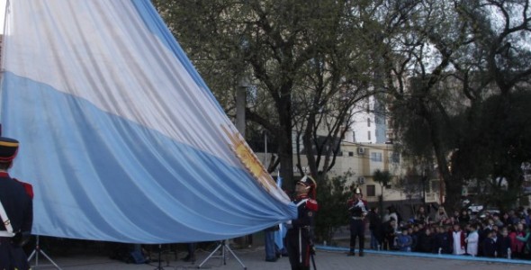 EL REGIMIENTO DE GRANADEROS A CABALLO ESTÁ EN CARLOS PAZ