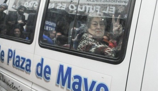 Bonafini fue eximida de ir a prisión y viajó a Mar del Plata