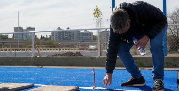 Renuevan y colocan nuevo piso en la cancha de hockey Soledad García