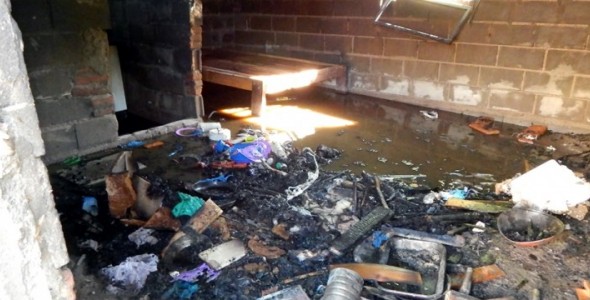 Incendio destruye vivienda en Santa Cecilia en Villa Giardino