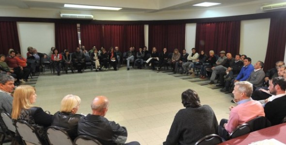 PRIMERA REUNIÓN PLENARIA CON LA TOTALIDAD DE LOS CENTROS VECINALES