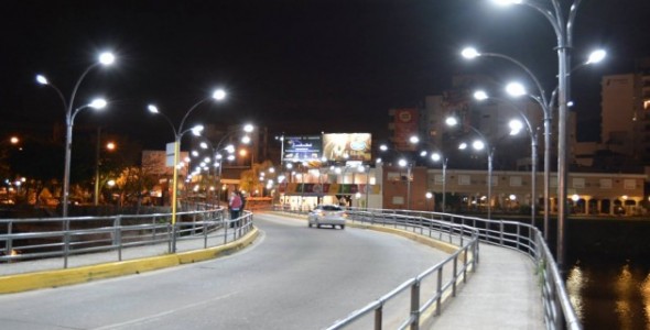 NUEVAS LUMINARIAS PARA EL PUENTE CARENA DE CARLOS PAZ