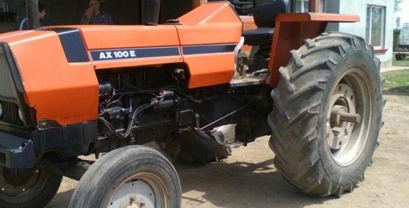 DETENIDOS CON SECUESTRO DE MAQUINARIA AGRÍCOLA