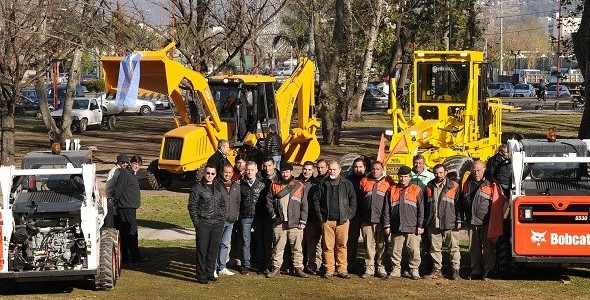 CUATRO NUEVAS MÁQUINAS VIALES SE INCORPORAN A LA FLOTA DE CARLOS PAZ 