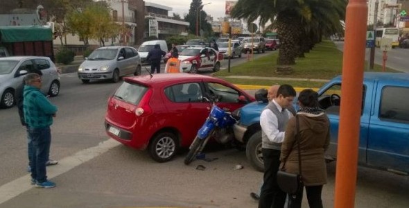 Motociclista herido en choque en Av. San Martín en Carlos Paz