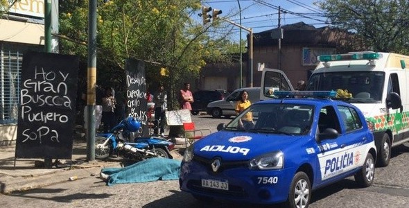 Se mató al salir a perseguir a los motochorros con su hija