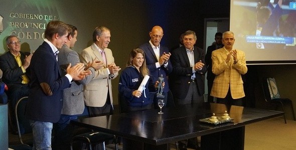 El gobernador Schiaretti homenajeó a Paula Pareto