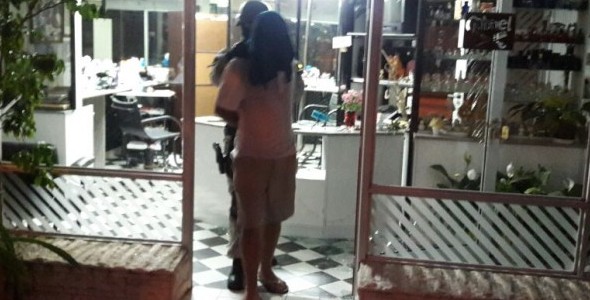 MORTEROS: PELUQUERO REINCIDIÓ EN LA VENTA DE DROGA Y FUE APREHENDIDO POR LA FPA