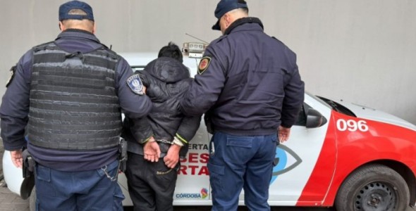Robó medio millón de pesos del interior de un vehículo: fue detenido por Cordobeses en Alerta