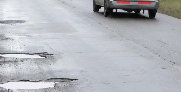 Cansado de romper el auto, denunció a Caminos de las Sierras