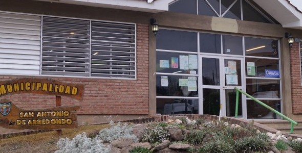 Denuncian que oficialismo de San Antonio rechazó comité de crisis por arreglo de calles