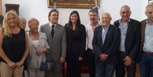 La Legislatura distinguió a empresarios teatrales de Villa Carlos Paz