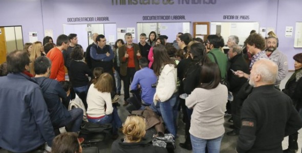 Trabajadores de La Mañana de Córdoba levantaron toma del ministerio