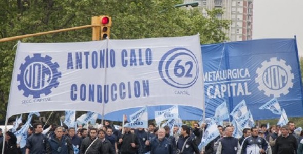 La UOM y cámaras empresarias acordaron una mejora salarial del 35%