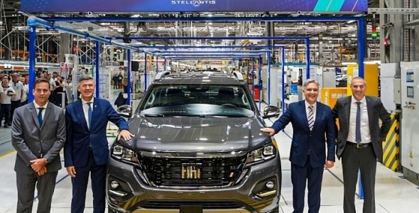 Stellantis inició en Córdoba la producción de su pick-up
