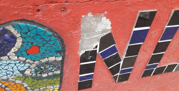 Que verguenza, vandalismo en el mural de corazones en homenaje a Favaloro