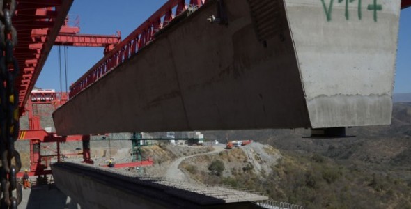 Bajada de las Altas Cumbres: construyen el último de los viaductos