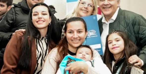 Más de 31 mil familias cordobesas ya obtuvieron la escritura gratuita de su vivienda