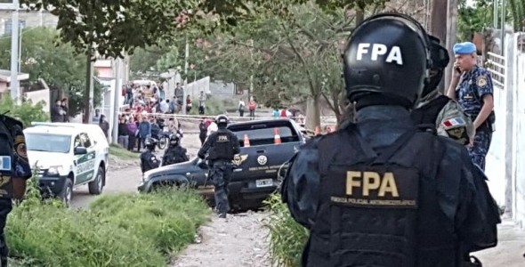 LA FPA DESBARATÓ A UNA NARCOBANDA QUE OPERABA EN B° MALDONADO Y YAPEYÚ