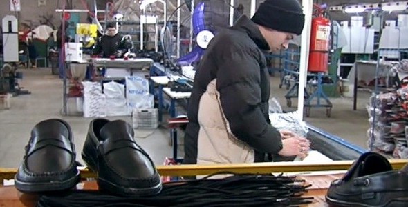 La industria del calzado reduce jornada laboral en Córdoba