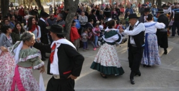 LAS FAMILIAS DE CARLOS PAZ CELEBRARON  LA INDEPENDENCIA CON UNA GRAN MATEADA