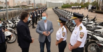 La Provincia entregó 100 nuevas motos a la Policía