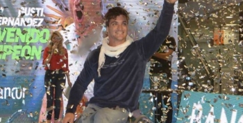 Bancor homenajeó al único argentino que ganó Wimbledon