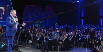Llaryora participó de la Noche de los Intendentes 2024