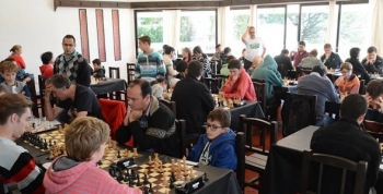 CARLOS PAZ RECIBE AL FESTIVAL DE AJEDREZ VACACIONES DE INVIERNO