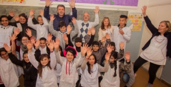 Sorpresa para los alumnos de 6to grado de la Escuela José María Paz de La Falda